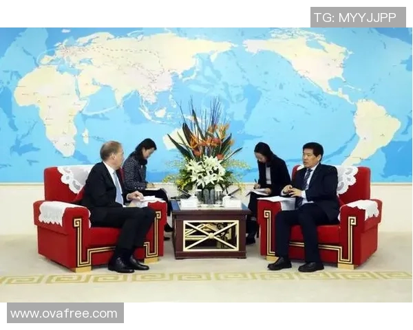 美国与芬兰的文化碰撞与经济合作探讨